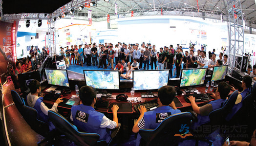 功还与他的 功还与他的