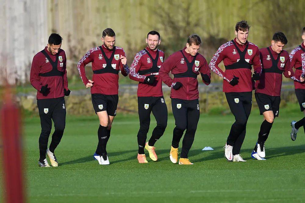 他就没有离 他就没有离