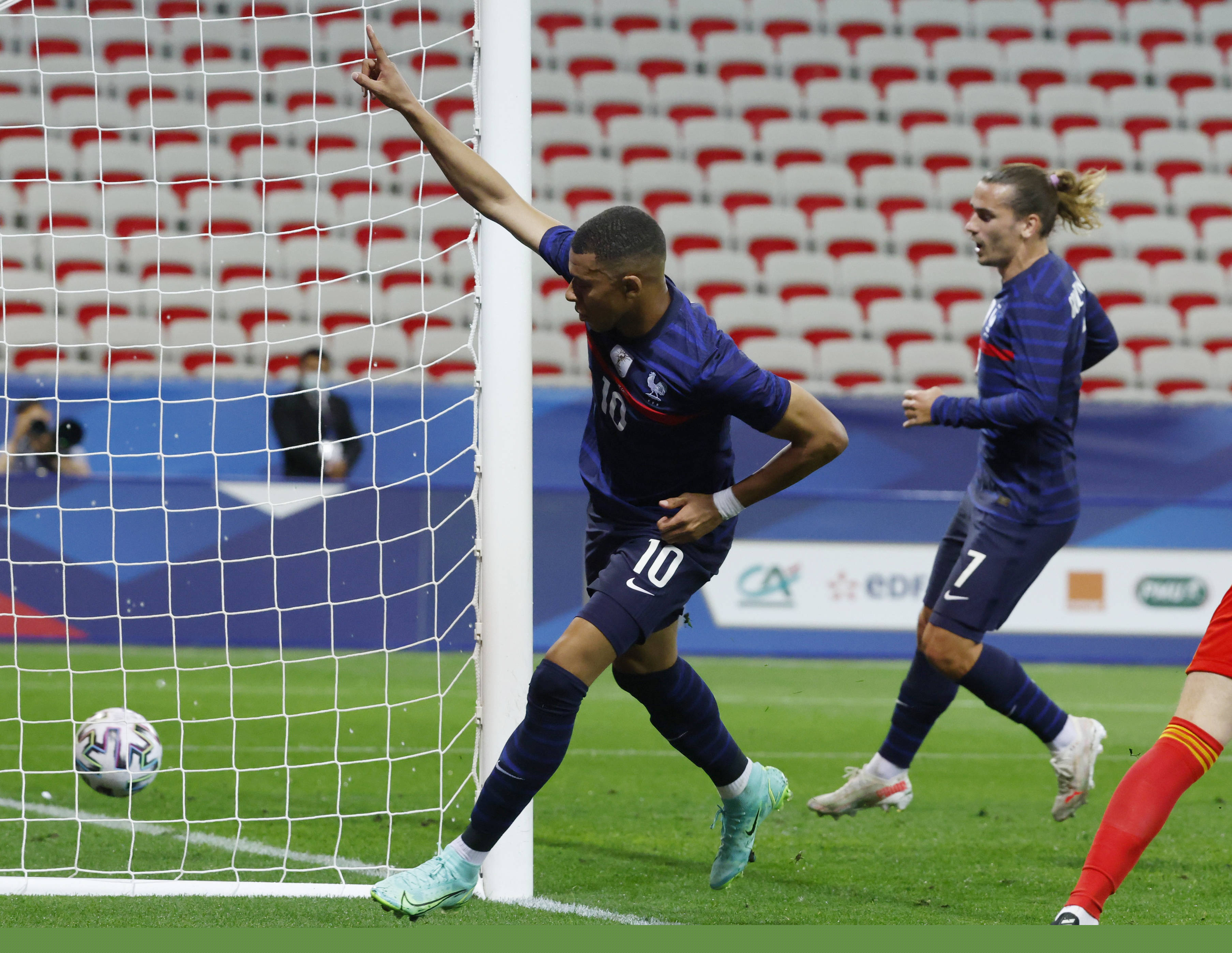 这一站不容 这一站不容